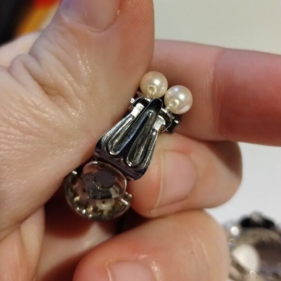 Vintage Black Bead Faux Pearl Rhinestones Silver Tone Half Hoop Clip-On Earrings - Picture 4 of 5